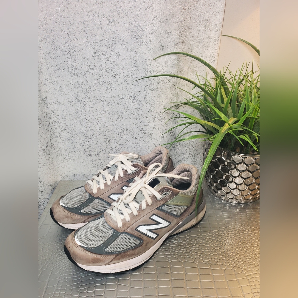 New Balance 990v5 Running Shoes Suede Gray USA Sneakers Size M 9.5-10 W 11 - Picture 2 of 12